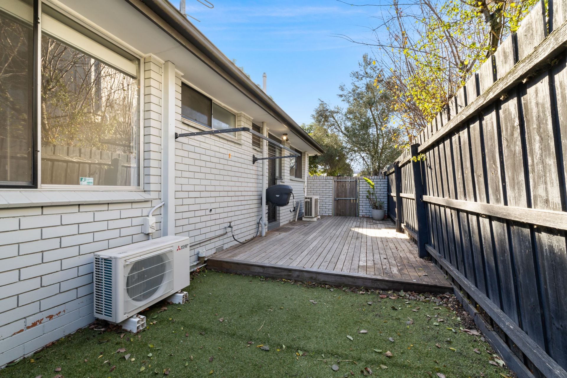 Stylish Unit with Expansive Courtyard Retreat
