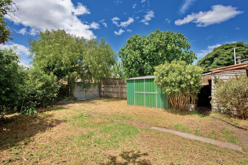 11 Loch Street, Yarraville - Thumbnail 7