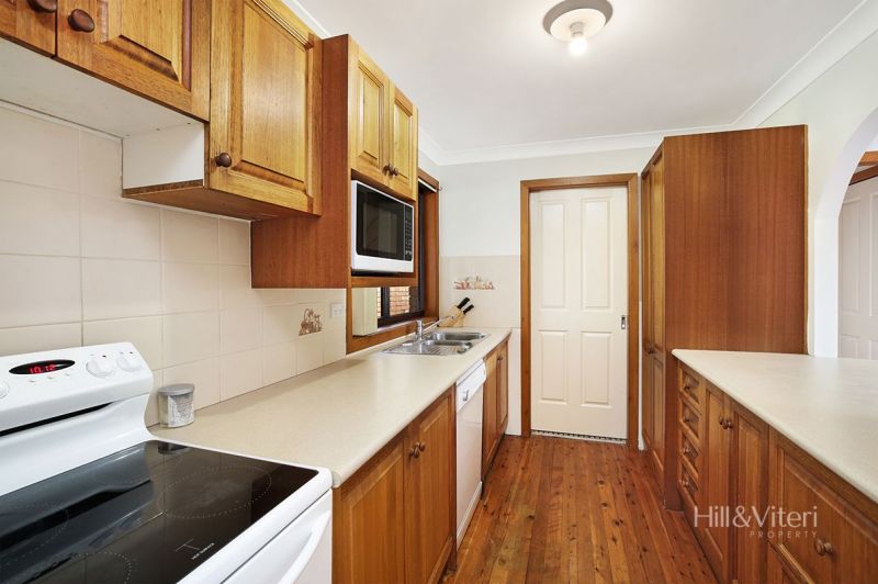 31 Urana Road, Yarrawarrah, Yarrawarrah - Thumbnail 3