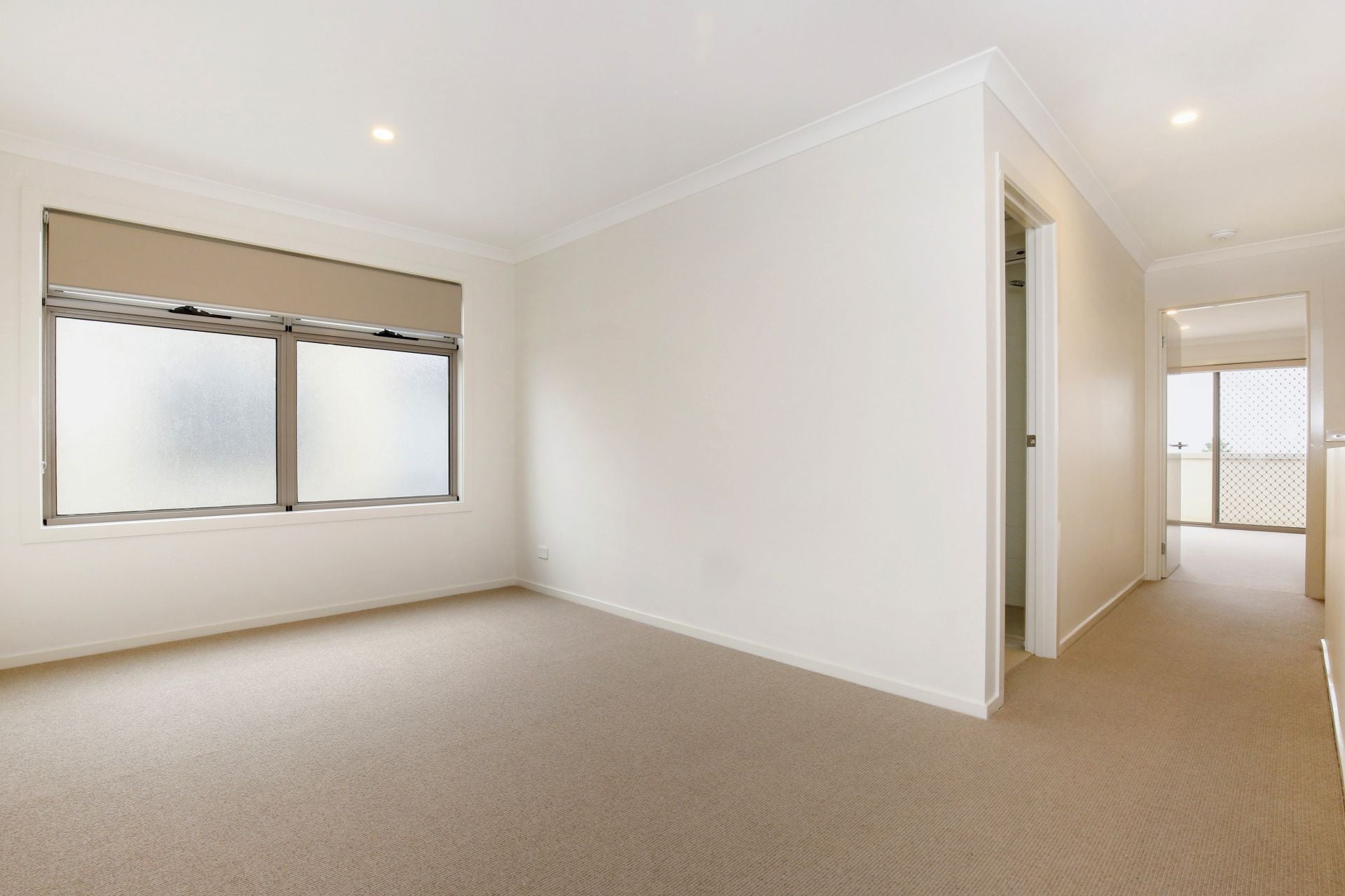 MODERN & SPACIOUS TOWNHOUSE   *Insp Wed 22nd Jan @ 3:40pm*