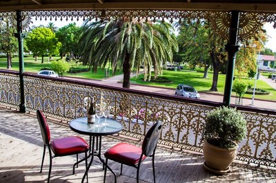 Stunning Freehold Hotel in Popular Central Western NSW Town