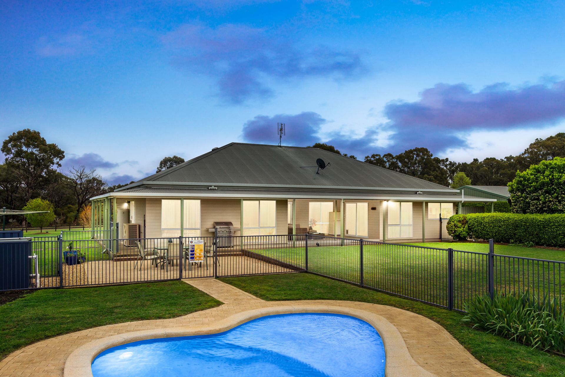 Real Estate For Sale 13 Government Circuit Kearsley , NSW