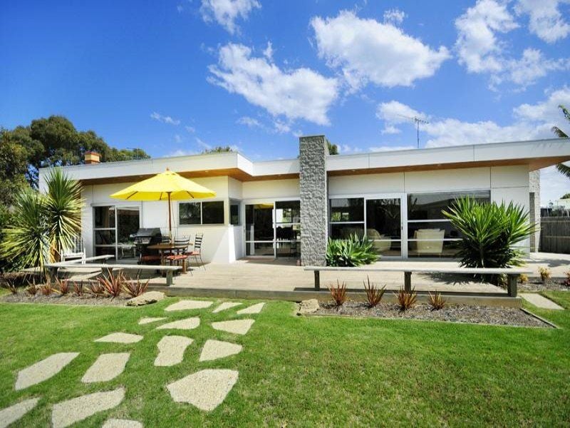 4 Plover Court BARWON HEADS VIC, Barwon Heads - Thumbnail 2