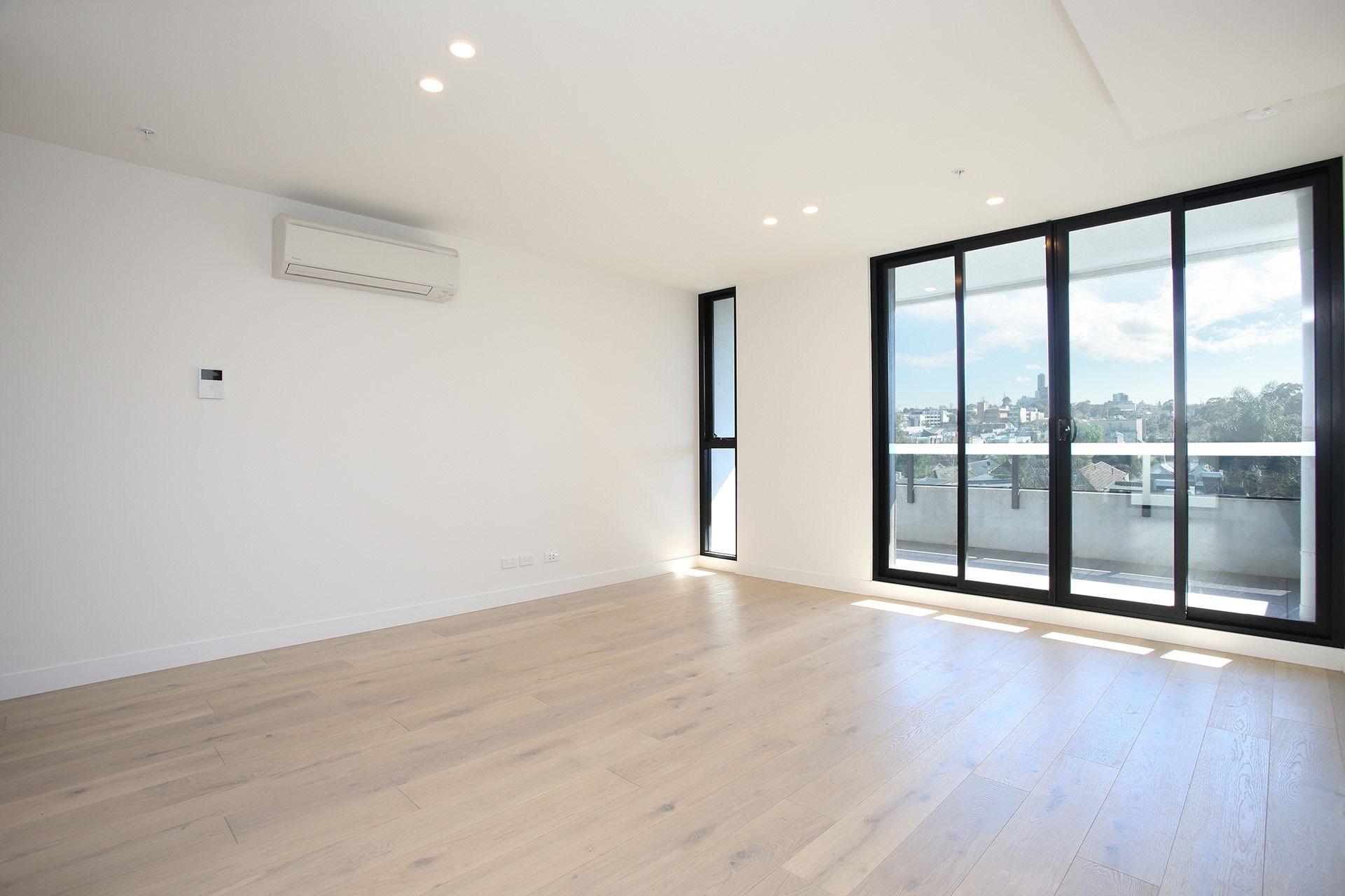 307/80 Carlisle Street, St Kilda - Thumbnail 4