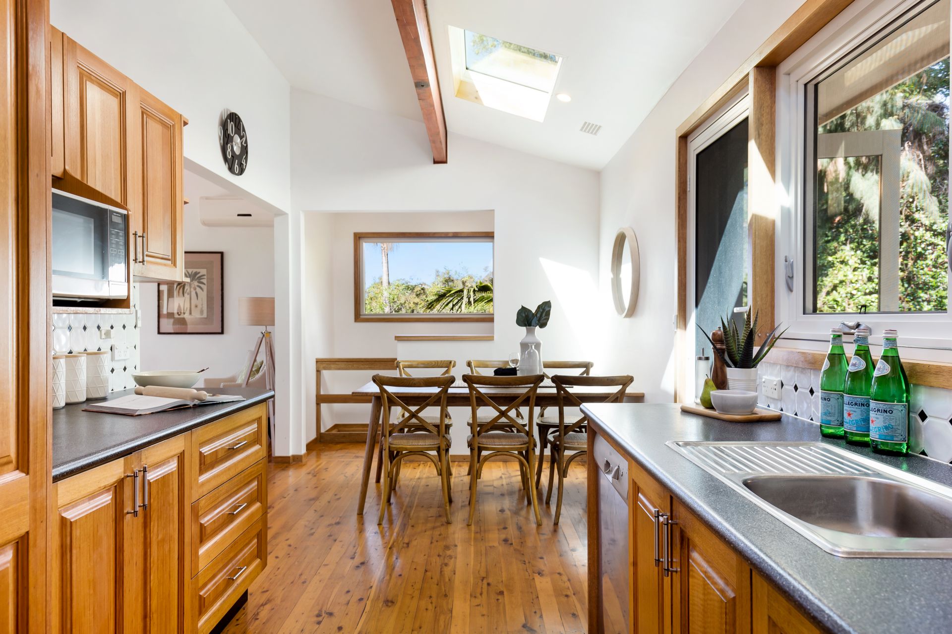 34 Cannes Drive Avalon Beach NSW, Avalon Beach - Thumbnail 2