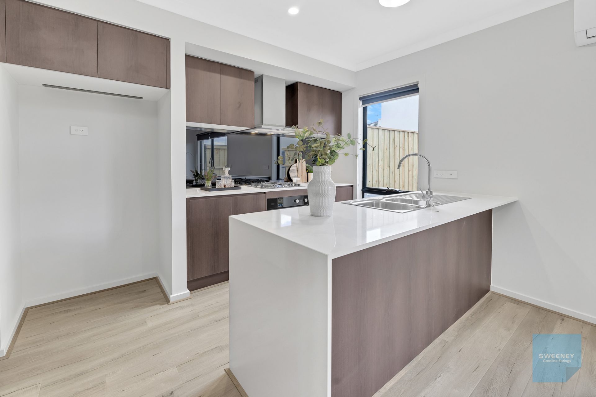 42 Chateau Promenade, Deanside - Thumbnail 3