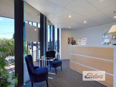 FUNCTIONAL INNER CITY OFFICE | 5 CAR PARKS!