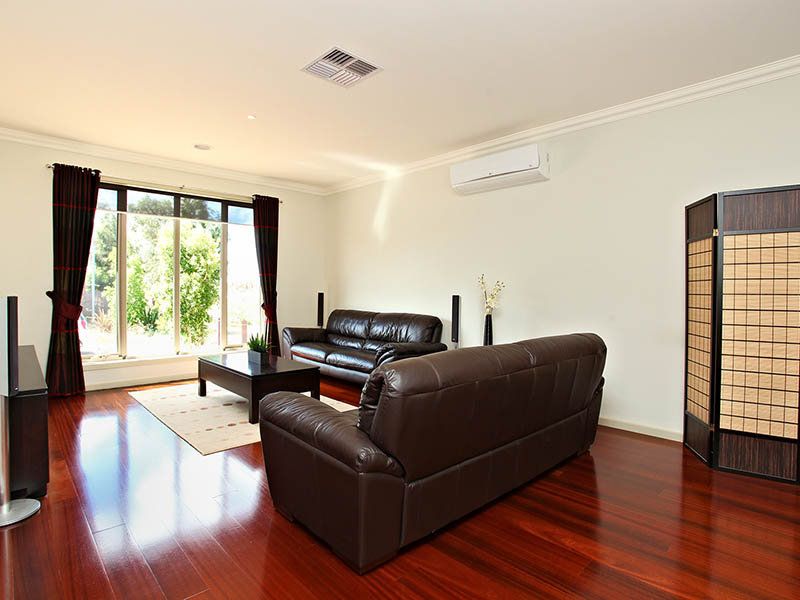 8 Finsbury Close, Caroline Springs - Thumbnail 3