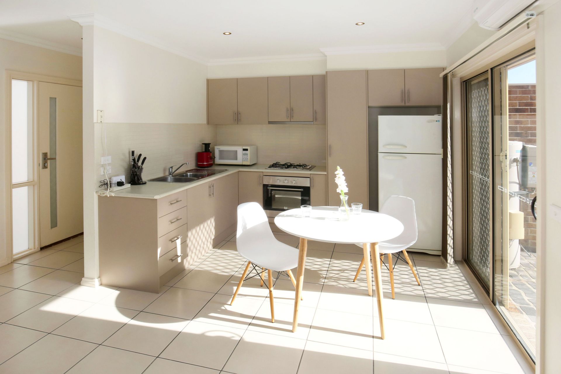 ENTICING LOCATION WITH AN ENVIABLE LIFESTYLE