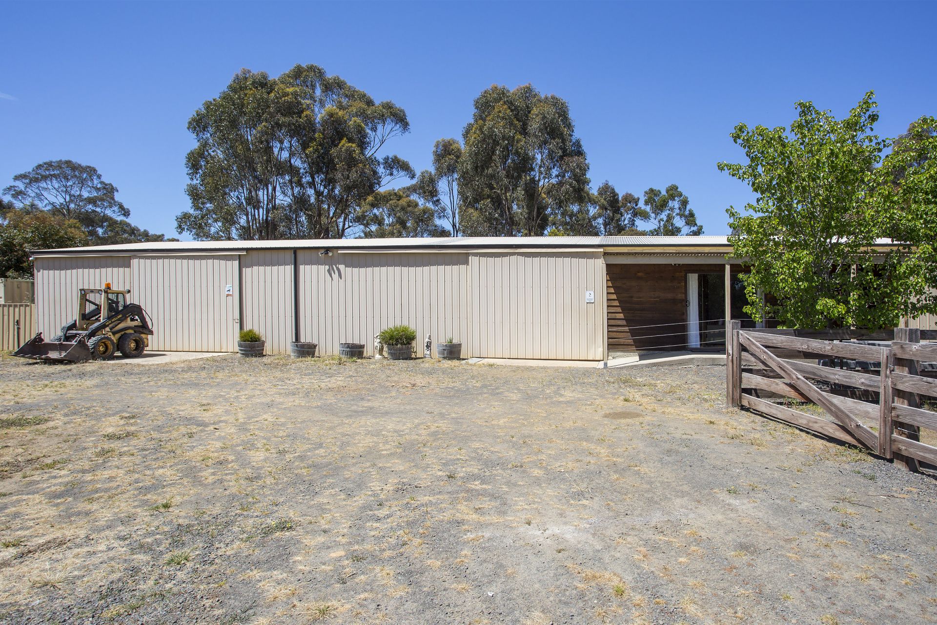1 Braeside Drive, Junortoun DCK Real Estate
