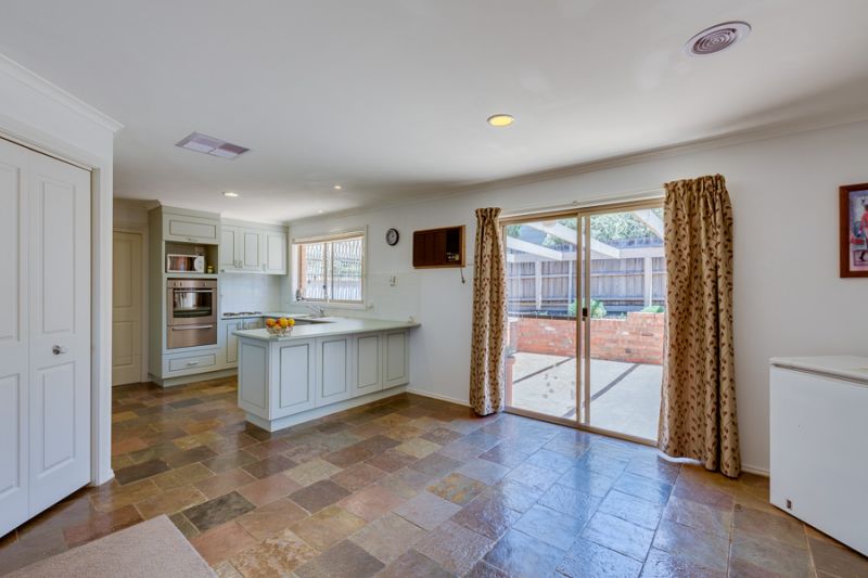 48 Clifton Drive, Bacchus Marsh - Thumbnail 7