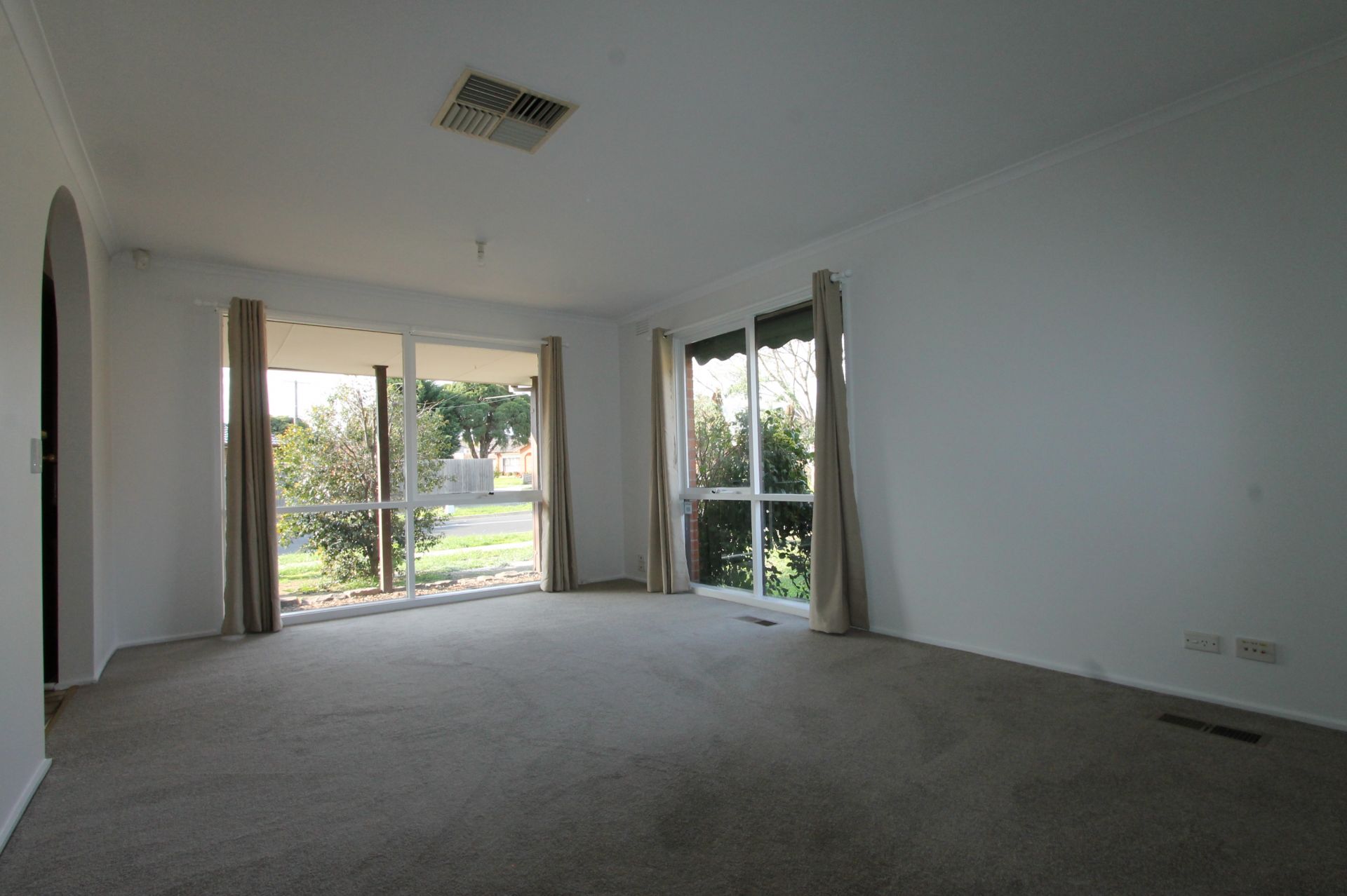 MUST SEE FAMILY HOME!!