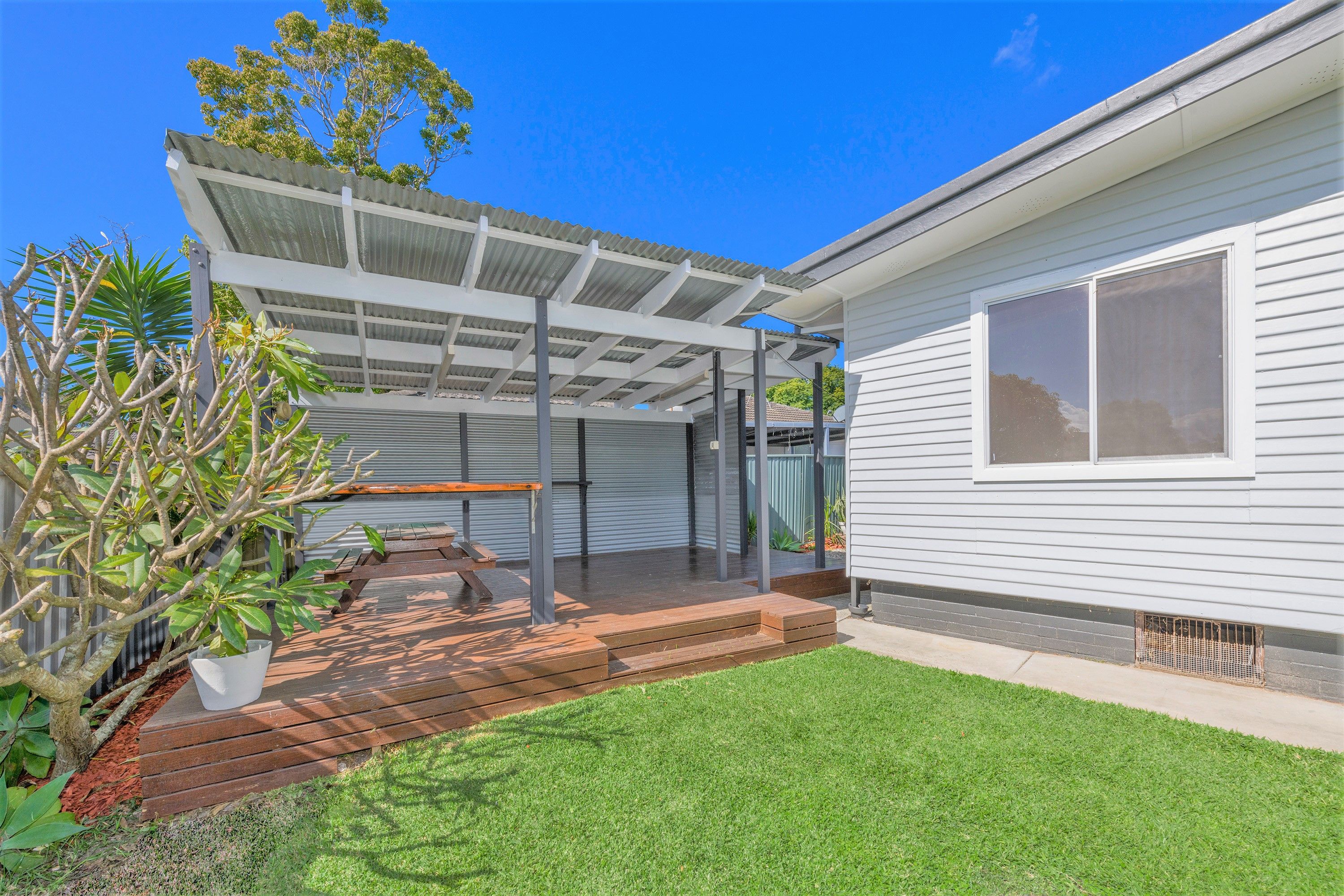 One Agency Eastlakes Real Estate For Sale 5 Tomlin Place Swansea