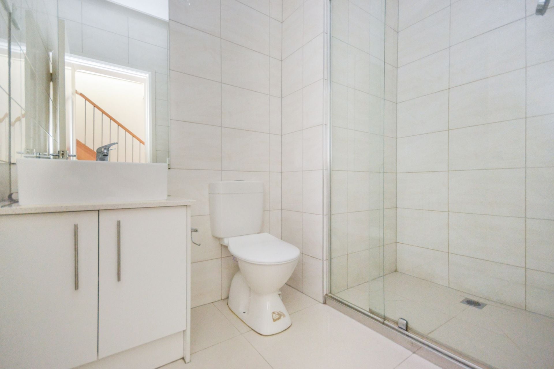 LOOKING FOR MODERN SOPHISTICATION? YOUR SEARCH IS OVER!