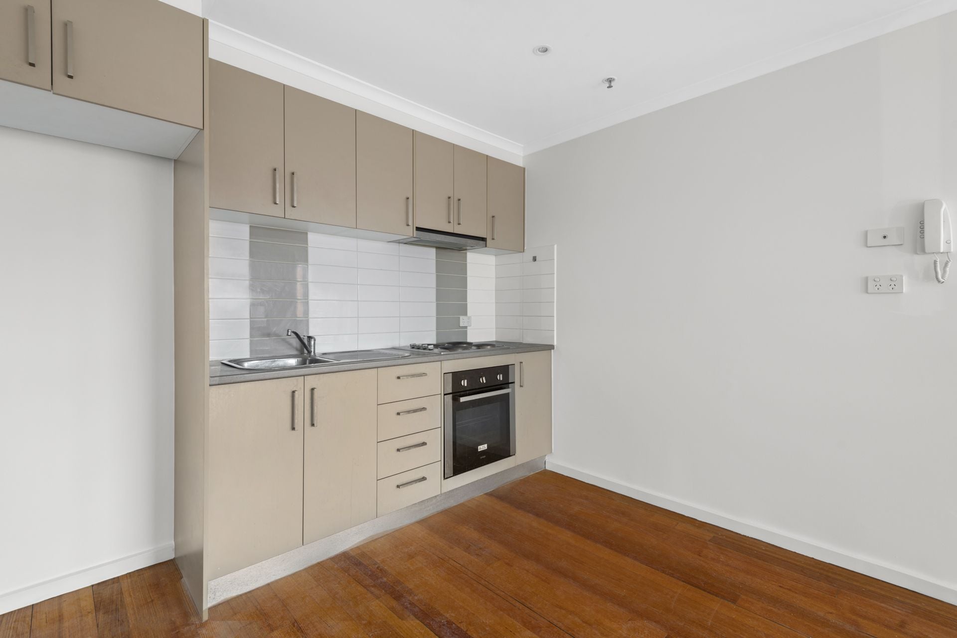AFFORDABLE START - 
STUDENT ACCOMODATION