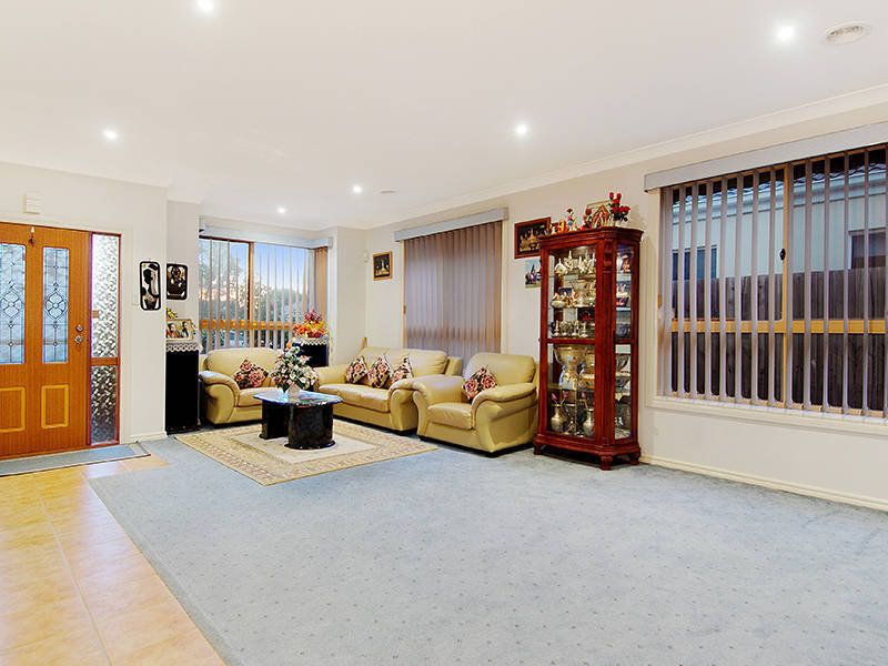 18 Hyde Court, Altona Meadows - Thumbnail 3