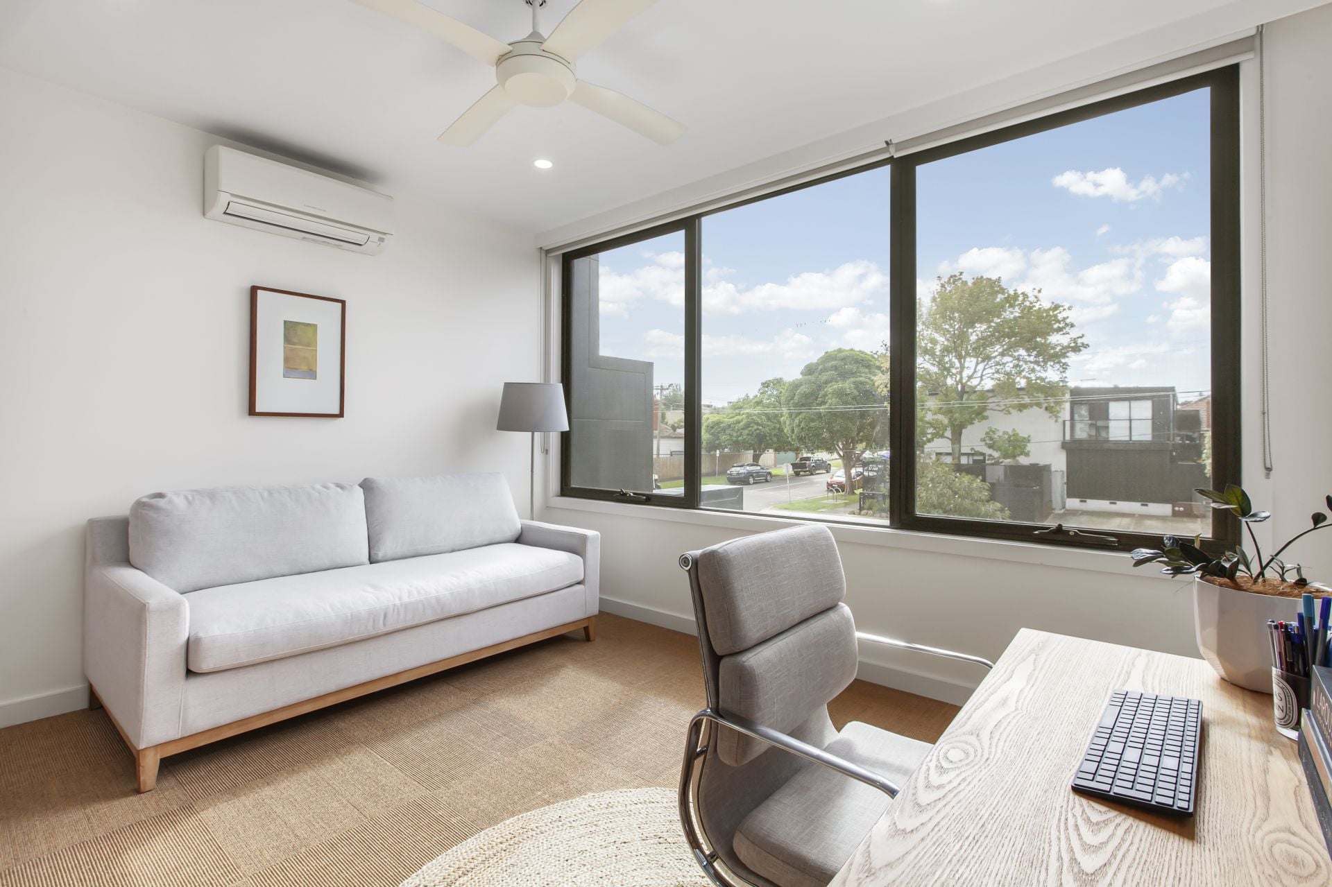 Sophisticated Luxury, Hotspot Pocket
