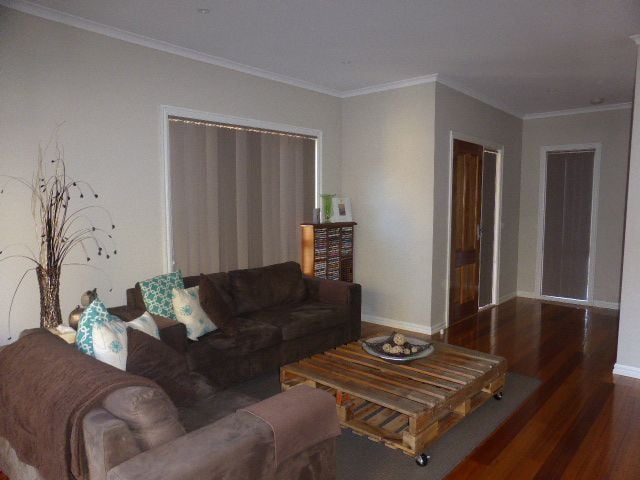 **Modern Townhouse and in a Fabulous Location**
