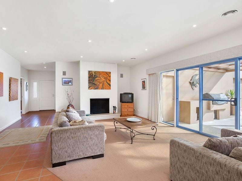 7 Shah Court, Torquay - Thumbnail 3