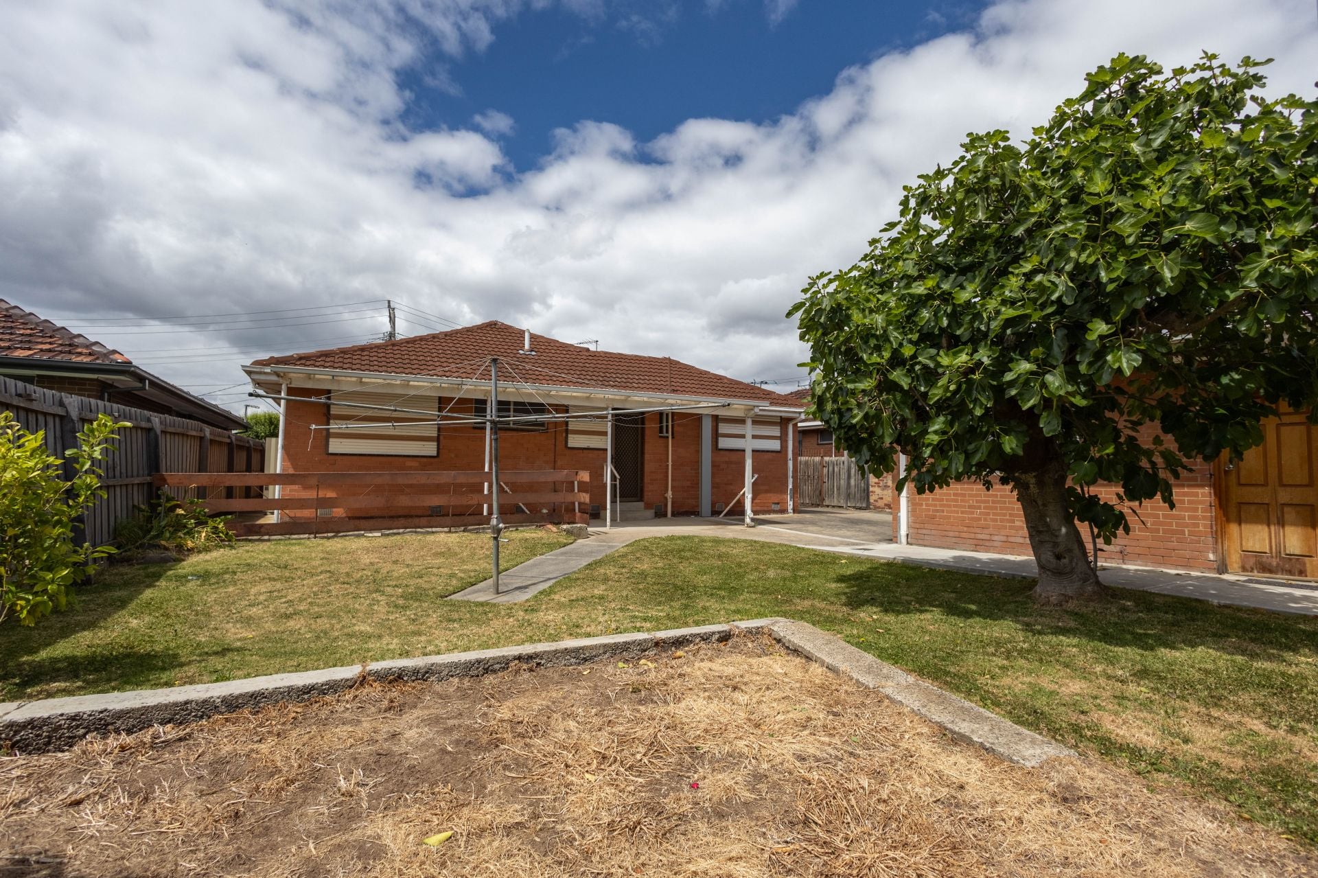 Charming 3-Bedroom Home – Perfect for Families, Convenient Location!