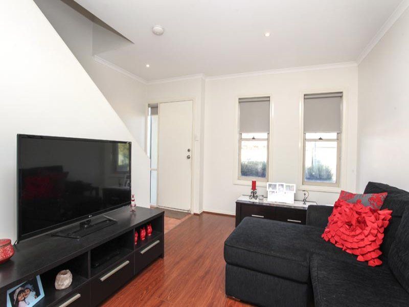 38 O'Donnell Drive, Caroline Springs - Thumbnail 3