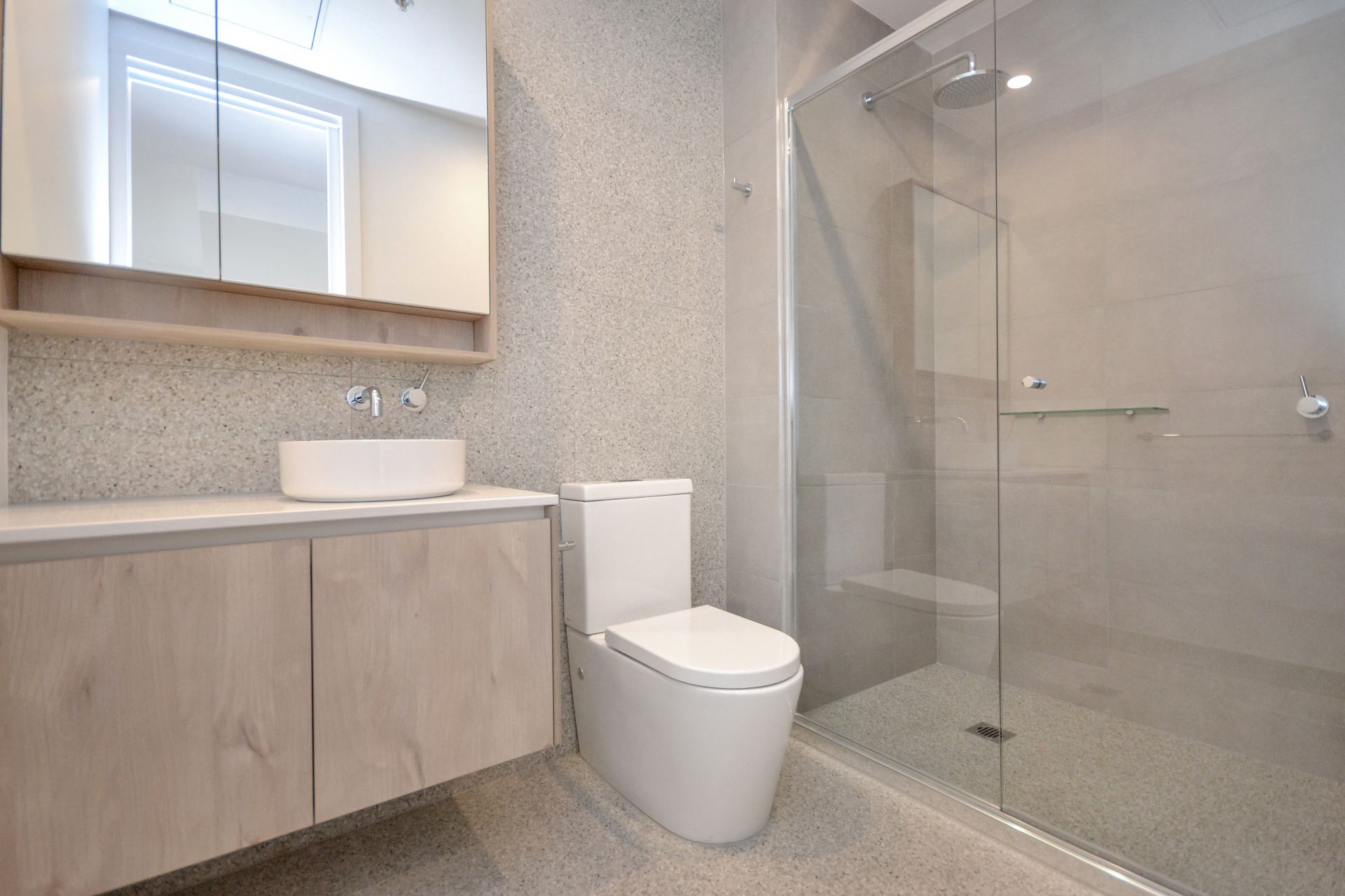EXCITING NEW BOUTIQUE STYLE LIVING