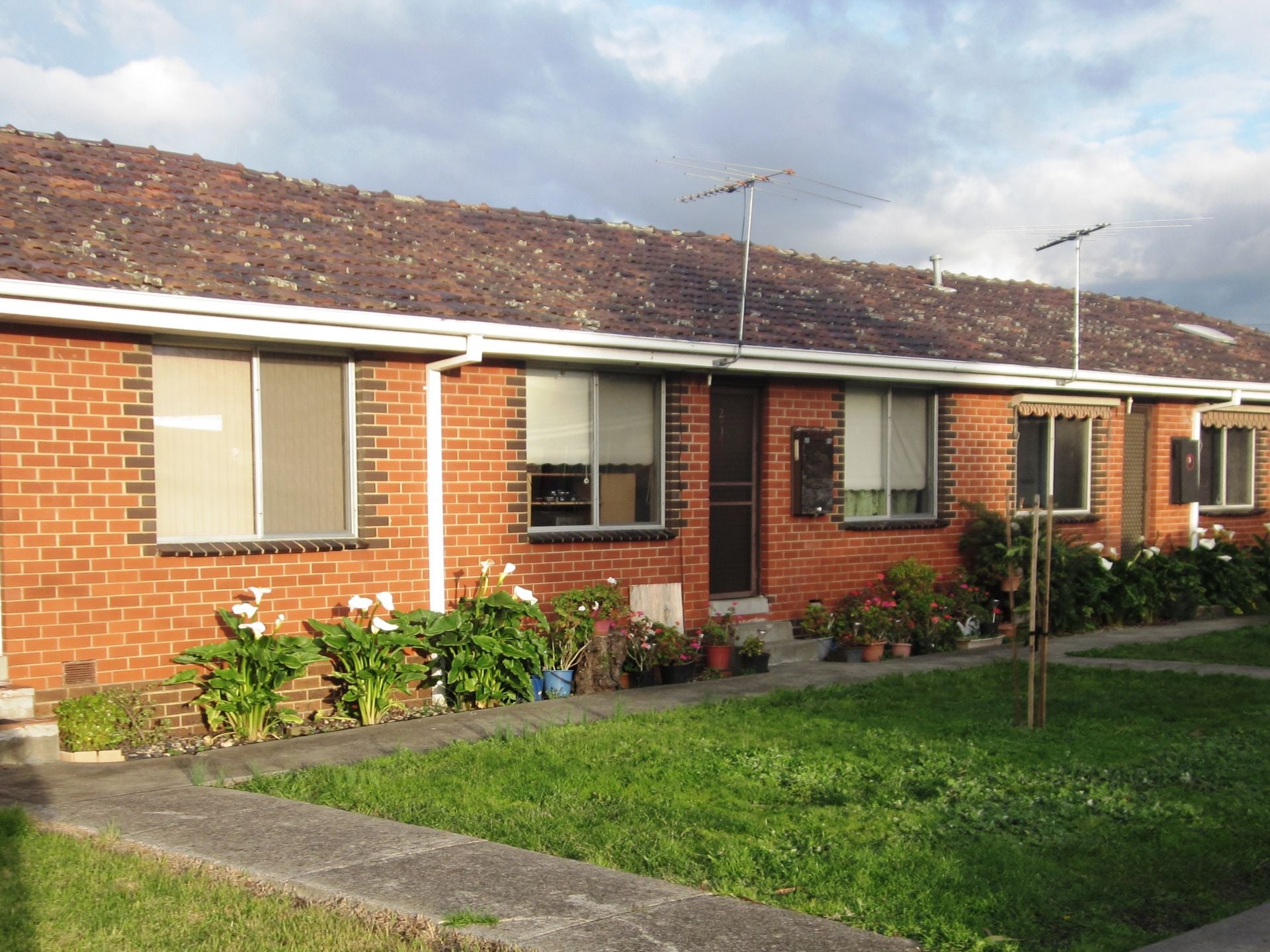 IDEALLY LOCATED TWO BEDROOM UNIT