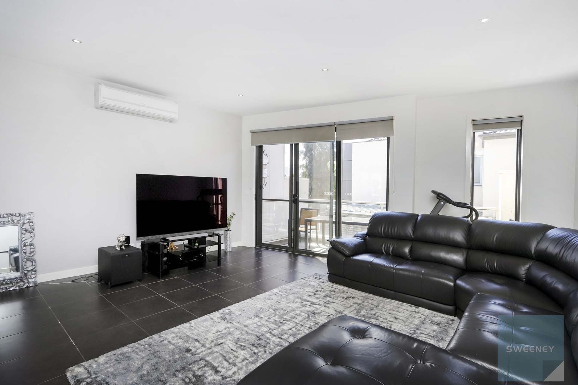 3/25 Boathouse Drive, Caroline Springs - Thumbnail 6