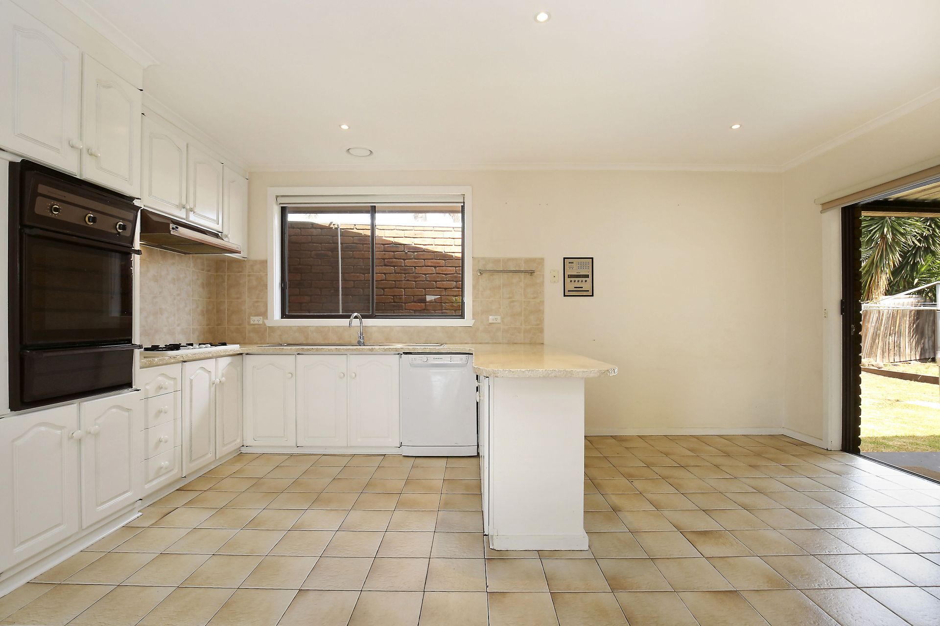 PERFECT LOCATION & PRICED TO PLEASE
