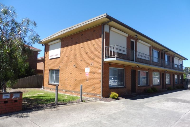 4/9 Macatney Street, Reservoir