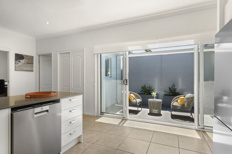 15 Riviera Crescent Peregian Springs QLD, Peregian Springs - Thumbnail 6