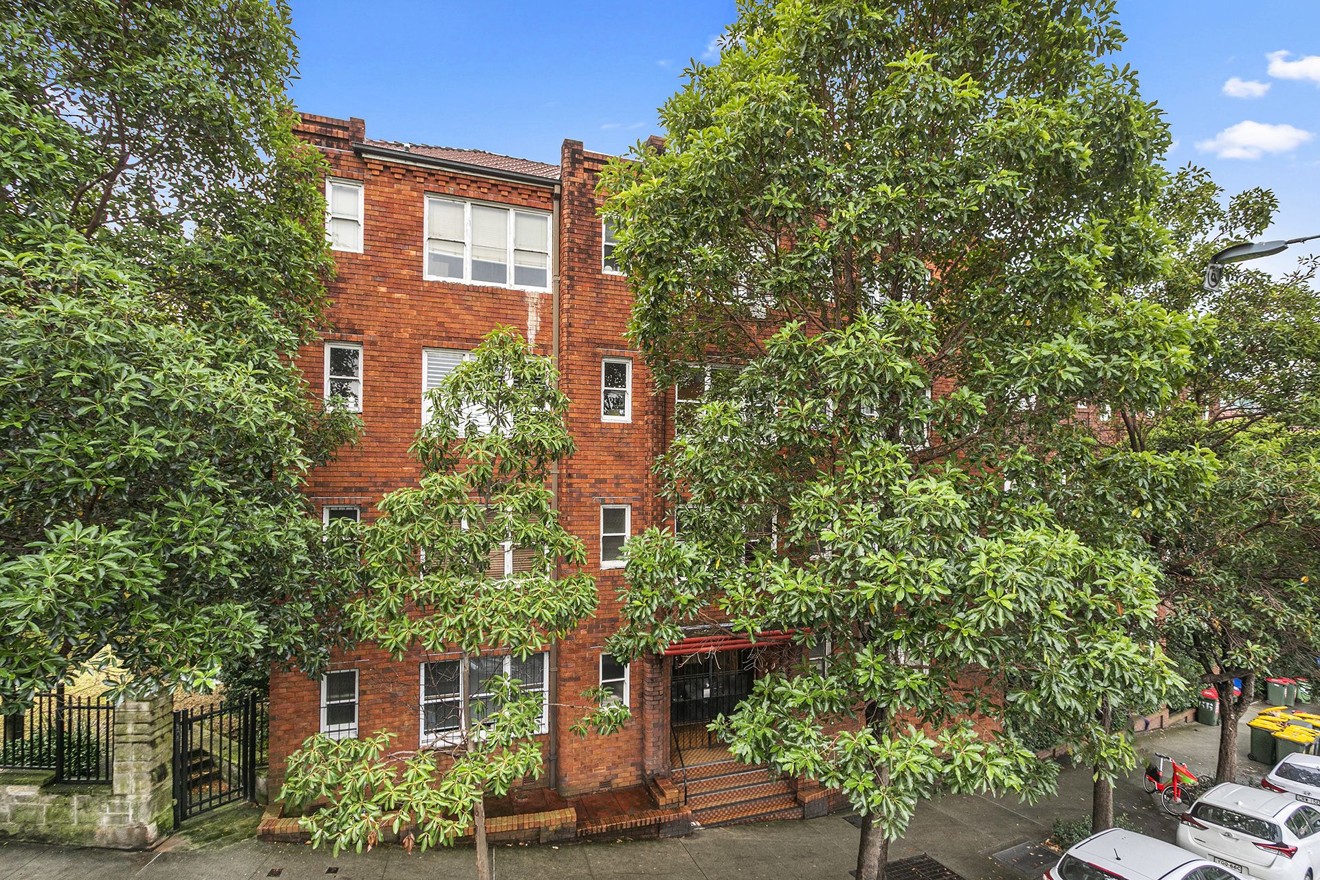 Sold property 420,000 for 1/64 Bayswater Road Rushcutters Bay NSW 2011
