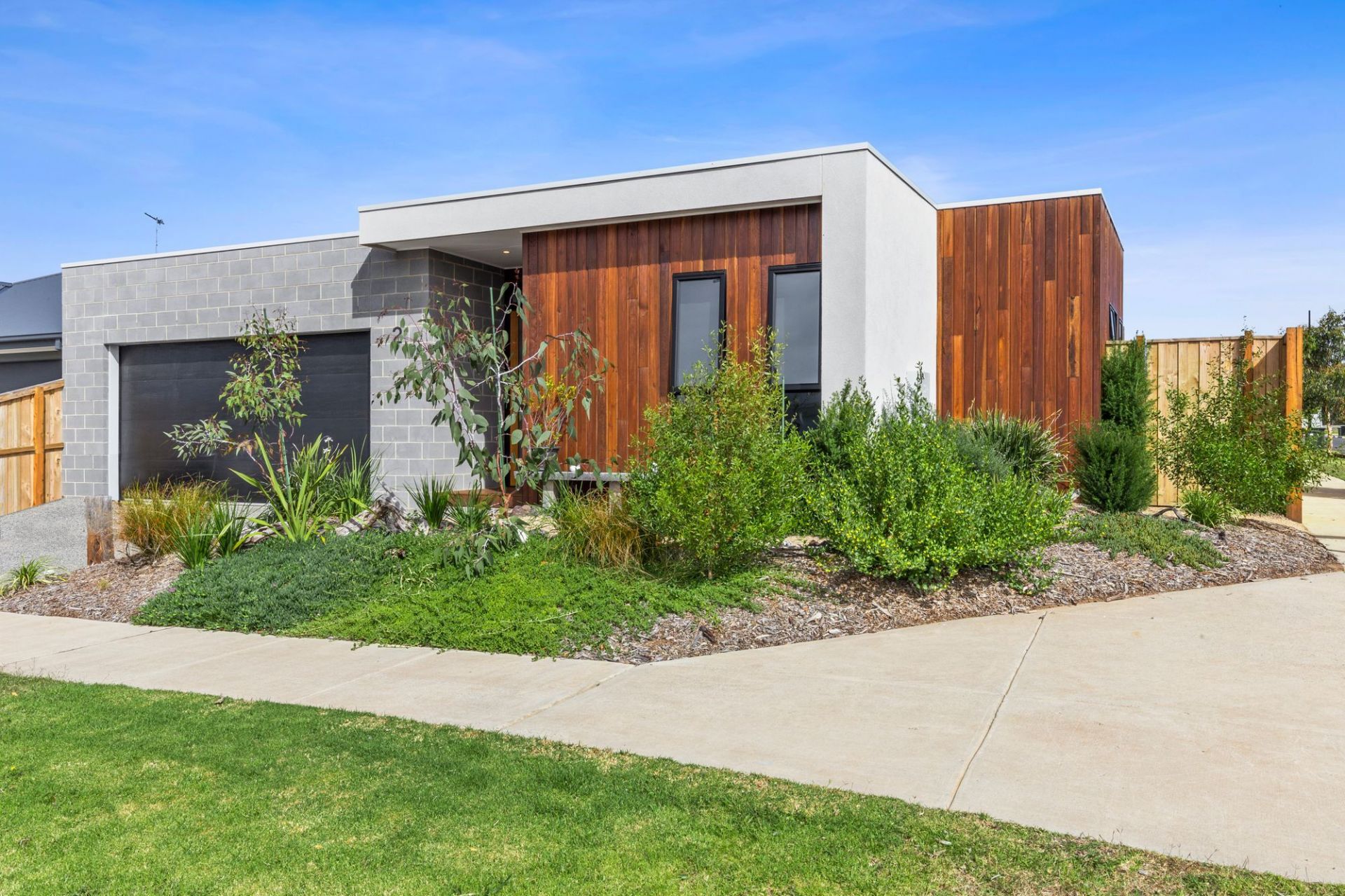 2 Tomatin Street Ocean Grove Vic, Ocean Grove - Thumbnail 2