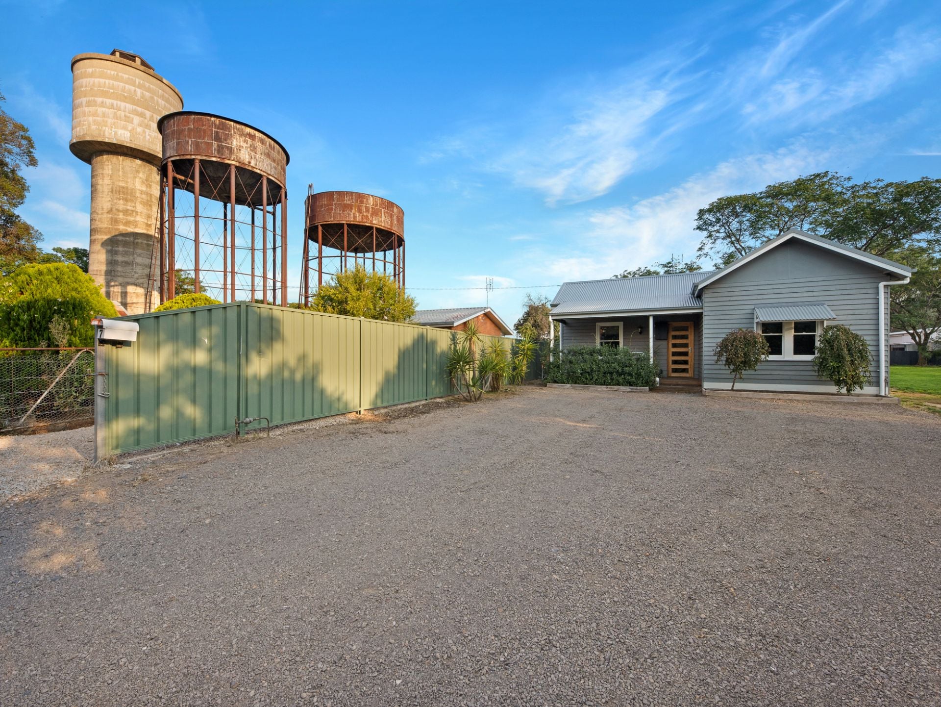 7 Tower Road BENALLA, Benalla - Thumbnail 2
