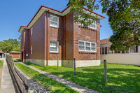 2/14 The Crescent, Homebush