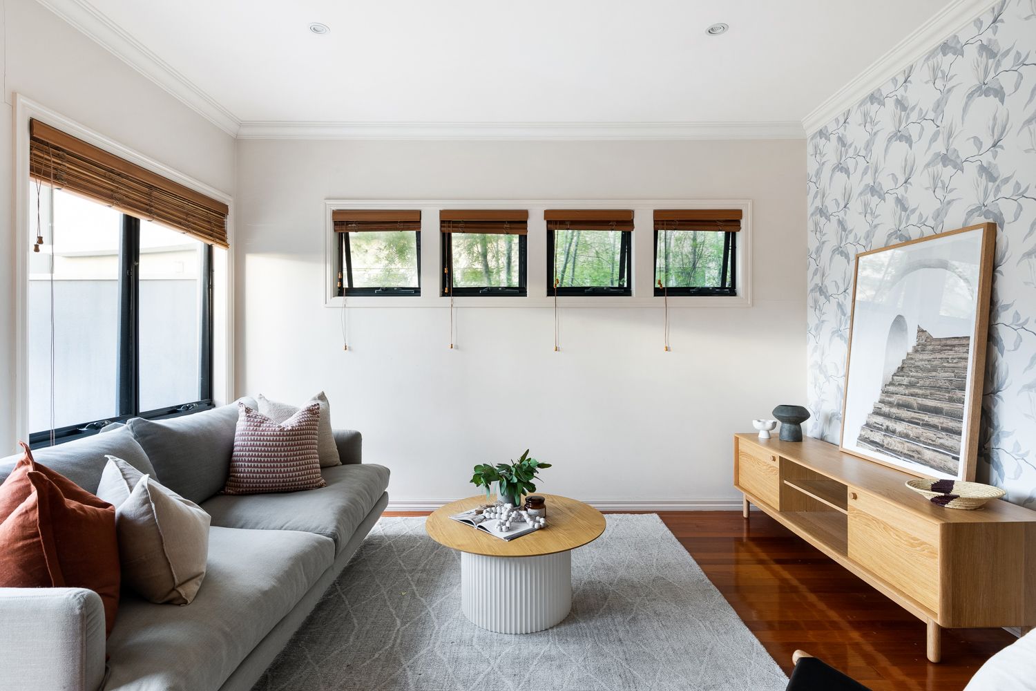 North Facing Spacious Apartment in Central Ivanhoe