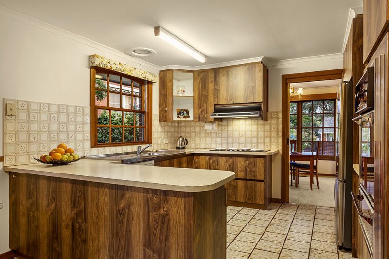 35 Hillside Road, Mount Waverley - Thumbnail 4