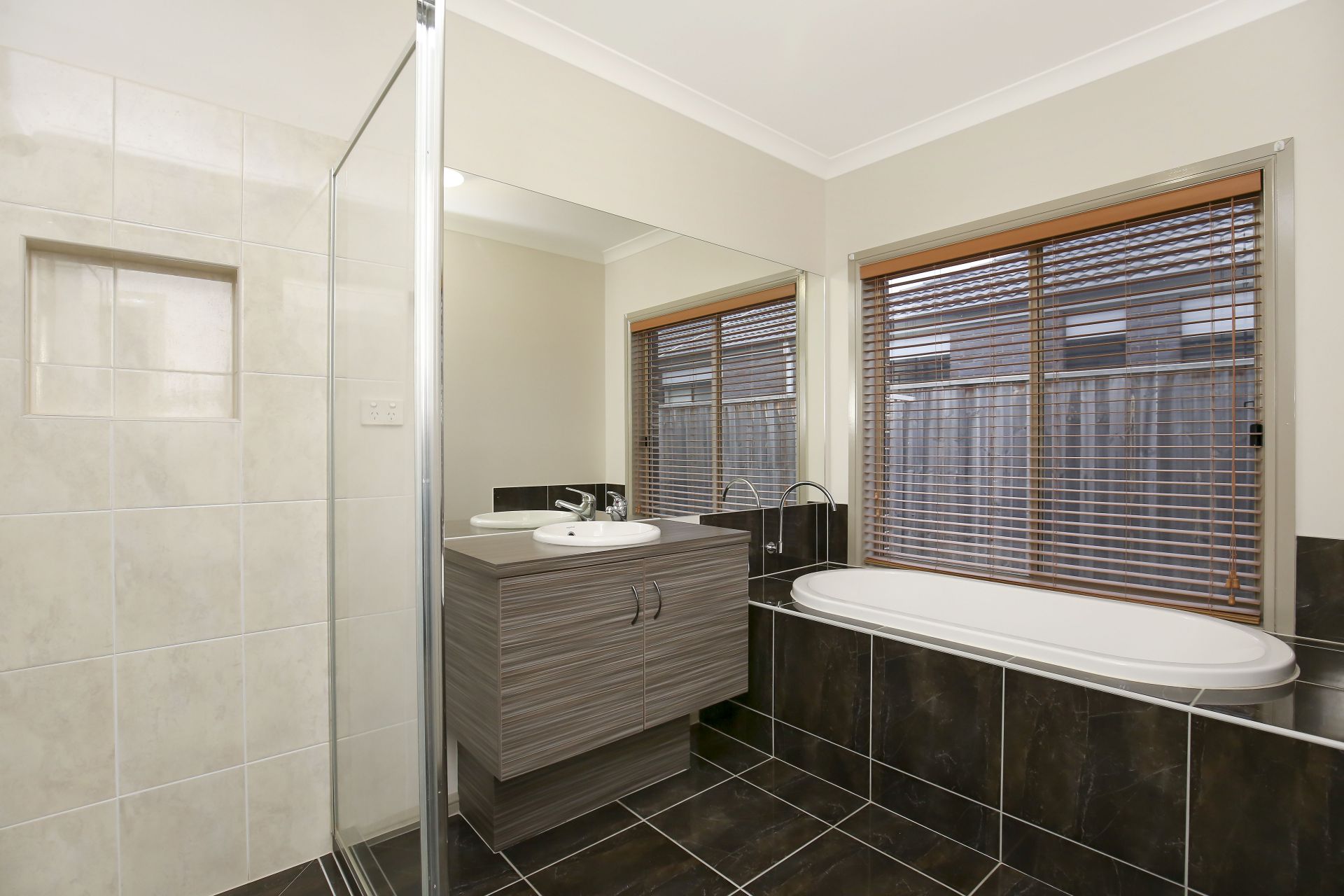 Spacious Four Bedroom Home, Theatre Room, Study & Rumpus Areas and more!