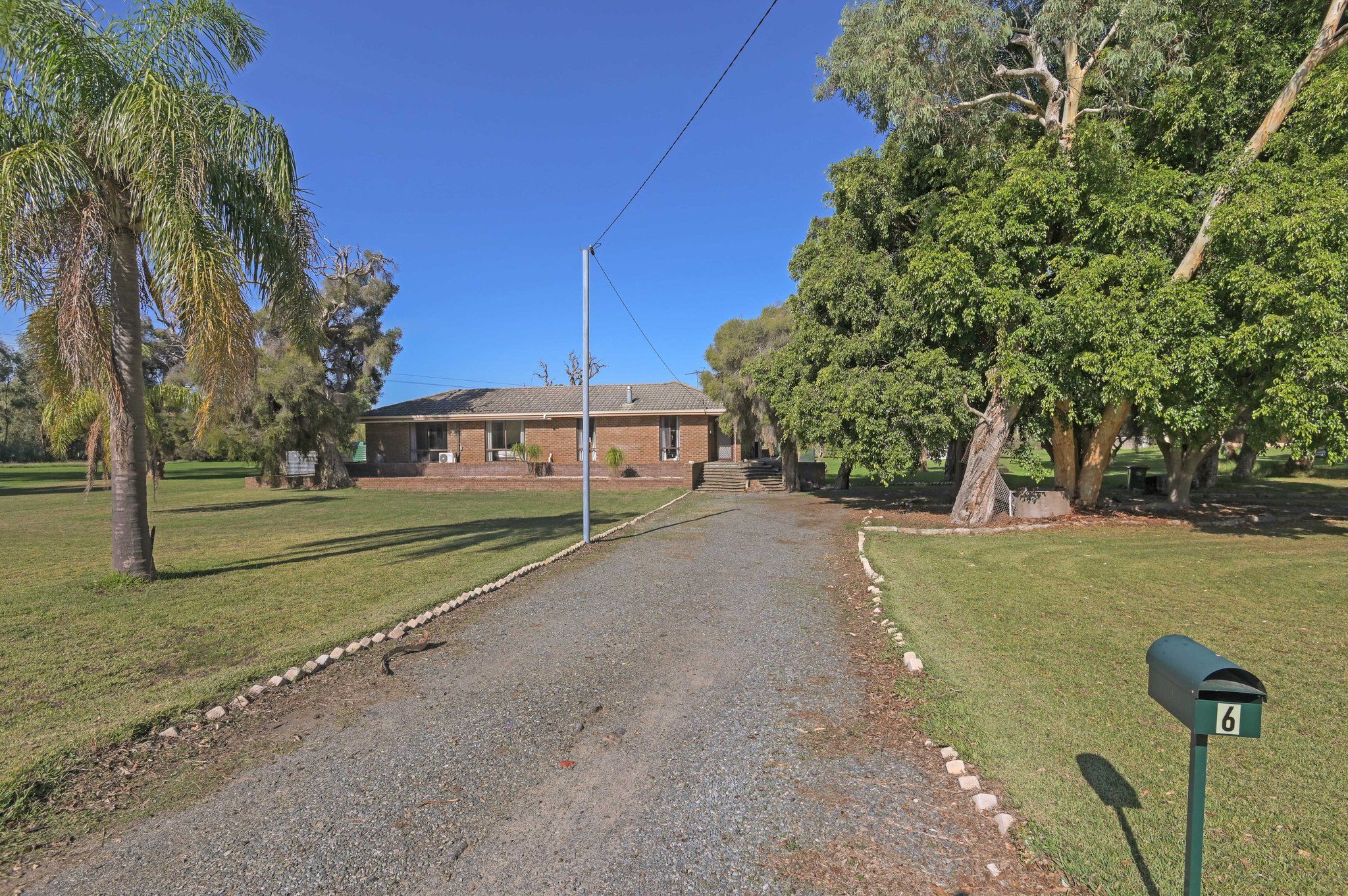 Real Estate For Sale 6 Hatch Court Harrisdale , WA