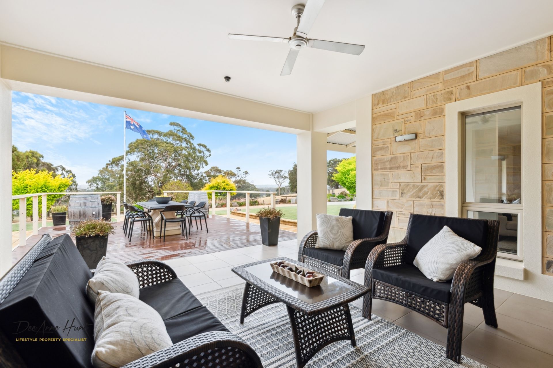 39 Hammersmith Drive, Meadows Williams Real Estate