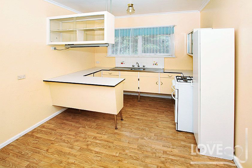 CONVENIENCE - EVERYTHING WITHIN WALKING DISTANCE!
