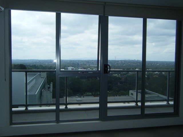 Views galore from this one bedroom apartment!