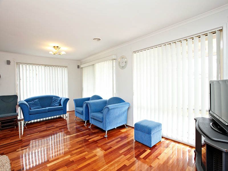 22 Willandra Loop, Caroline Springs - Thumbnail 5