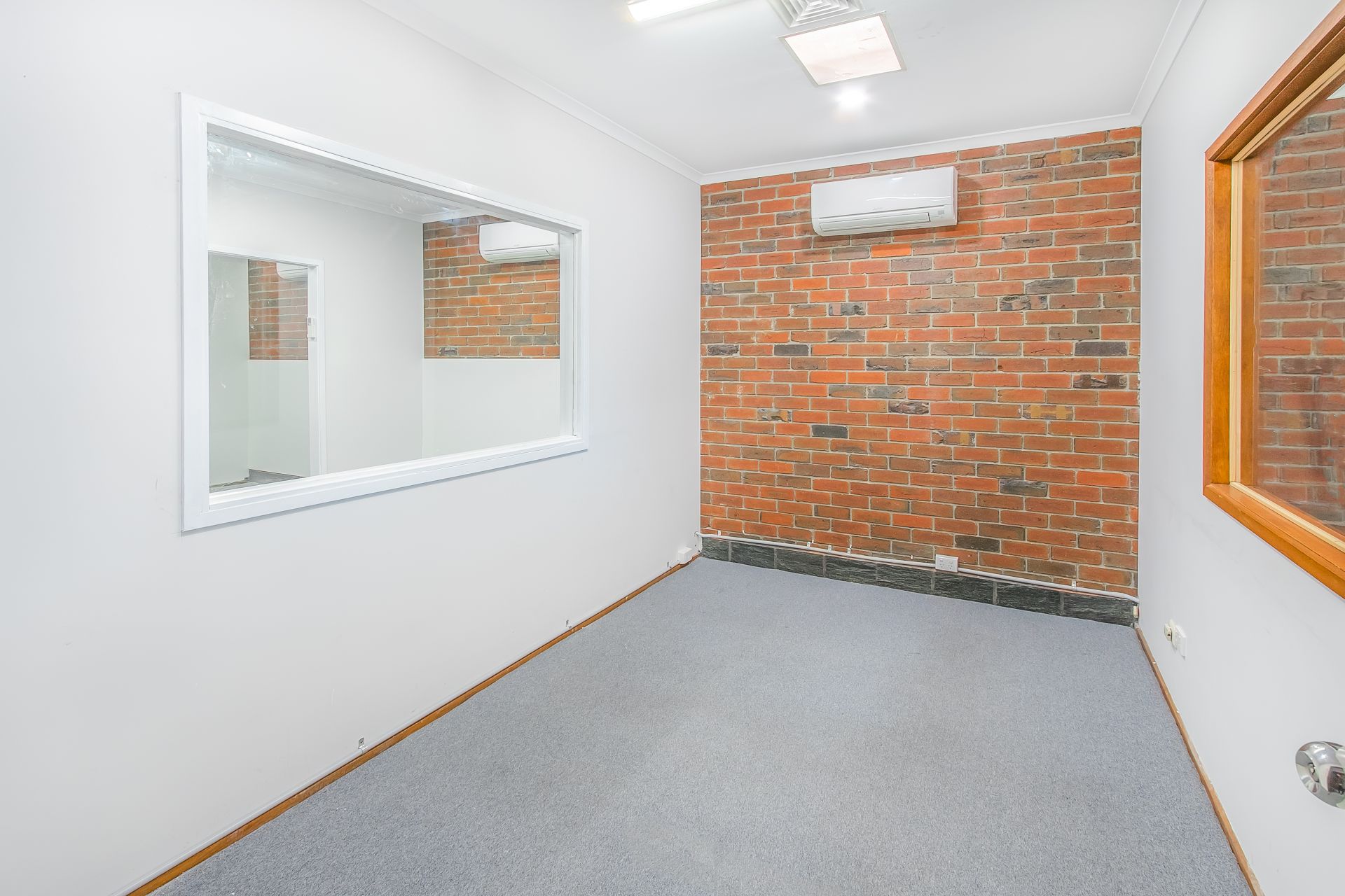CORPORATE OFFICE SPACE