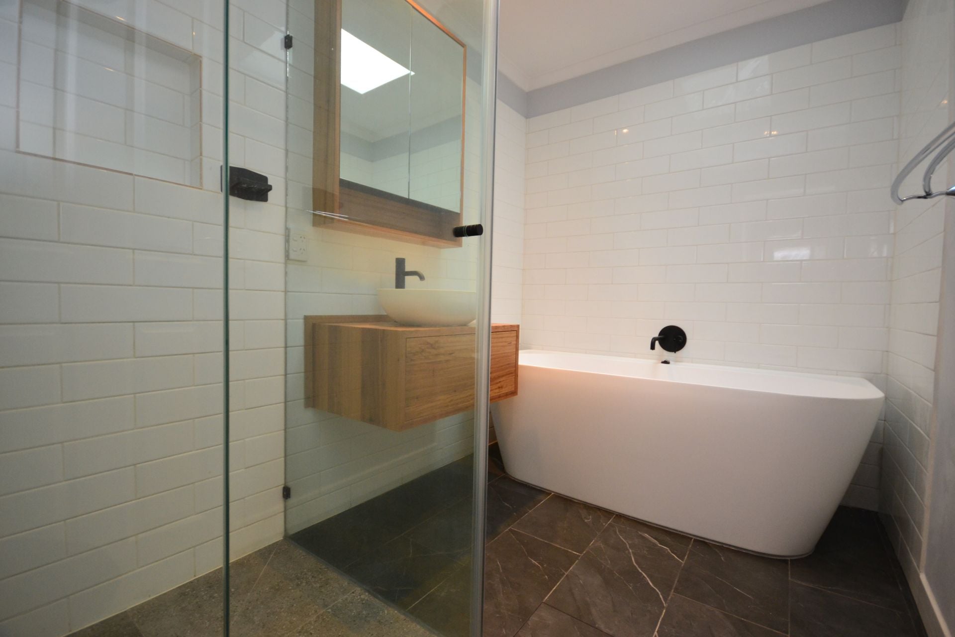STYLISH MODERN LIVING