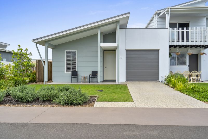 216 Tide Avenue, Maroochydore