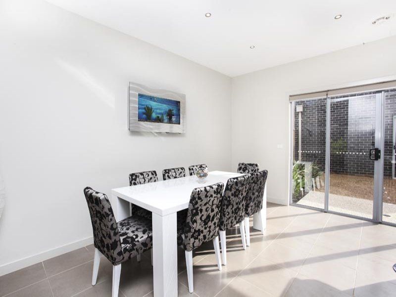 40 Warner Way, Caroline Springs - Thumbnail 5