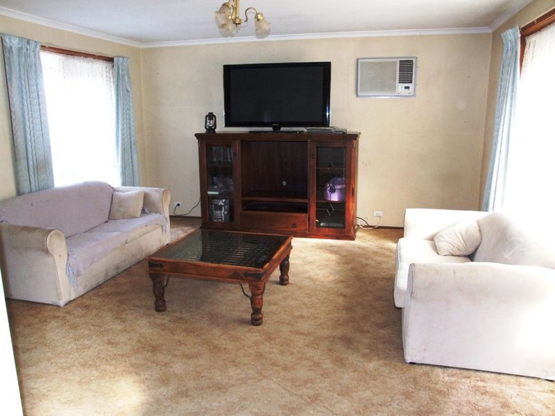 68 Jonathan Drive, Bacchus Marsh - Thumbnail 4