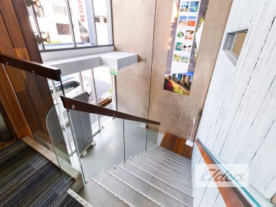 ULTRA MODERN FREESTANDING OFFICE!