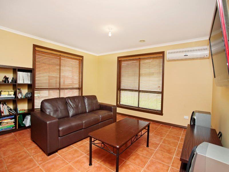 57 Timele Drive, Hillside - Thumbnail 4